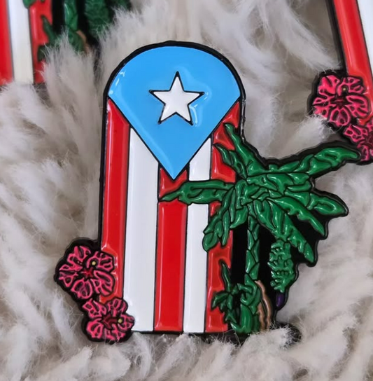 enamel pin- Puerto Rican flag with mata de platano ‧₊˚❀
